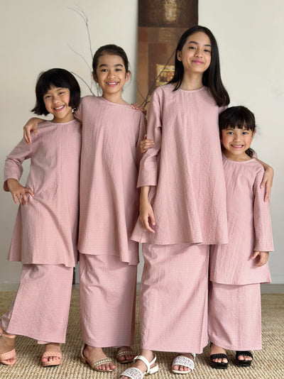 MELATI Kurung Pahang Set in Pink
