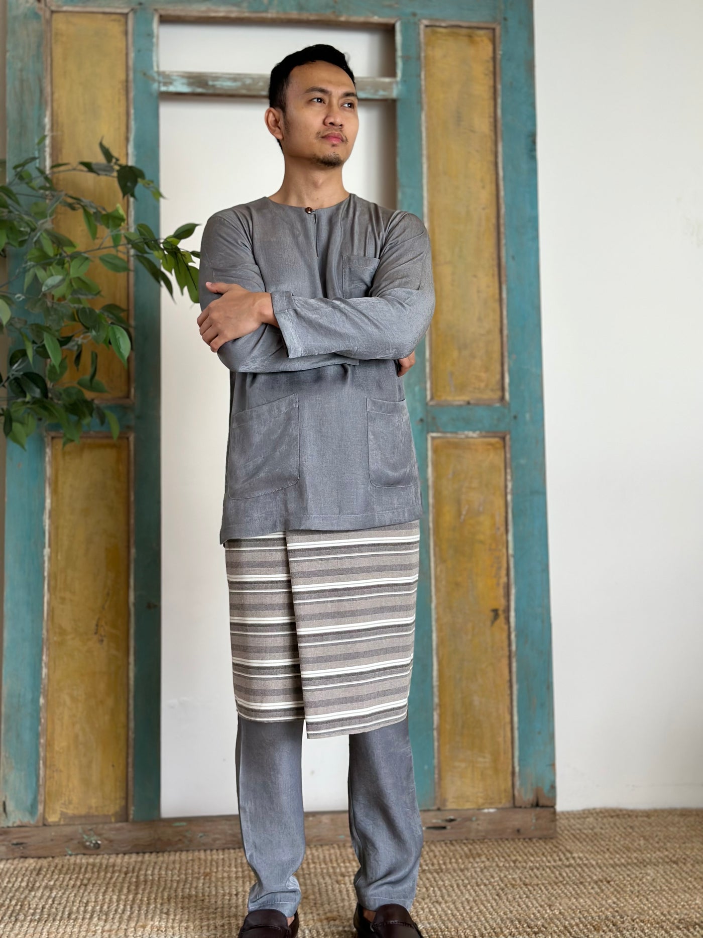 MALIK Teluk Belanga Baju Melayu Set in Pewter