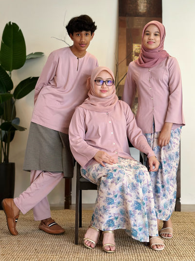 MALIK Teluk Belanga Baju Melayu Set in Dusty Lilac