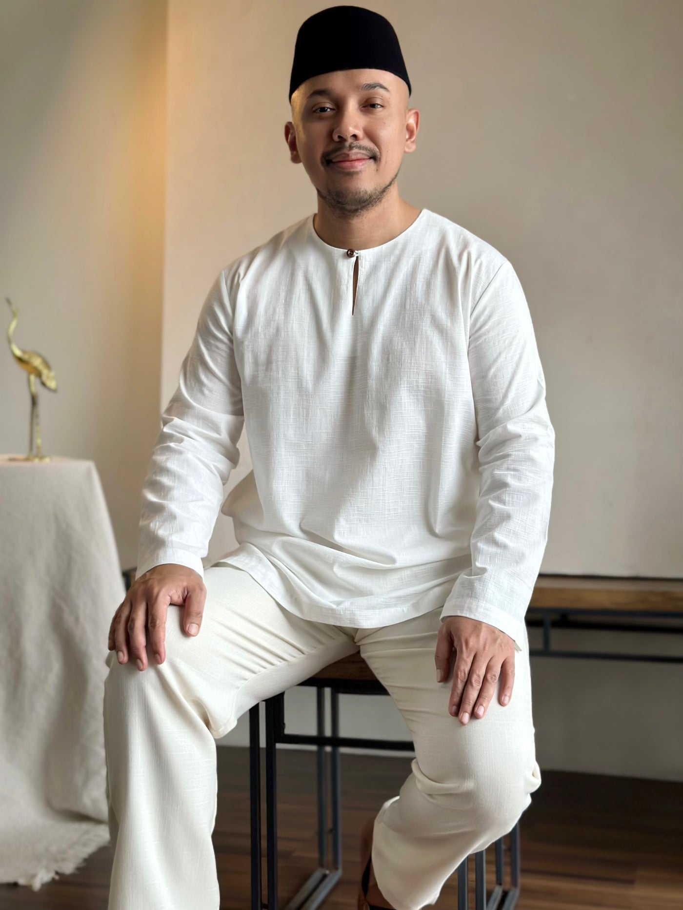BUDI Teluk Belanga Kurta in White