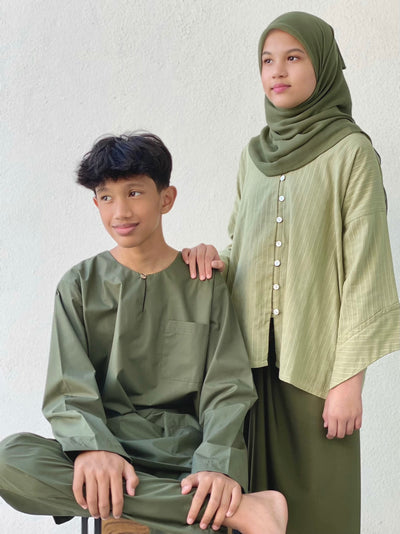 MALIK Teluk Belanga Baju Melayu Set in Olive